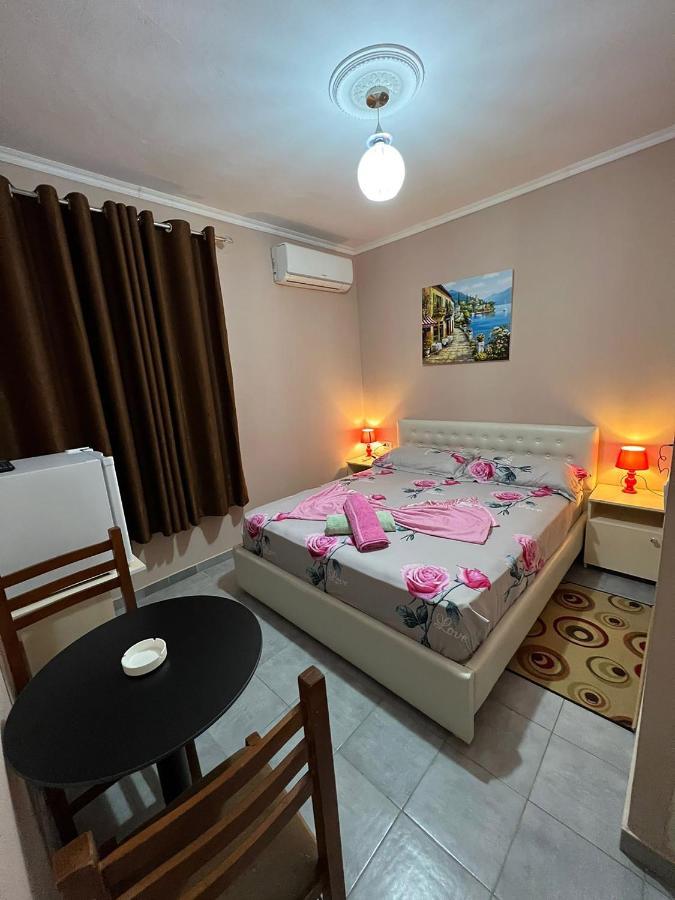 Hotel Ziku ดูร์เรส ภายนอก รูปภาพ
