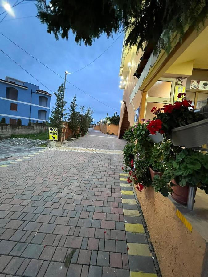 Hotel Ziku ดูร์เรส ภายนอก รูปภาพ